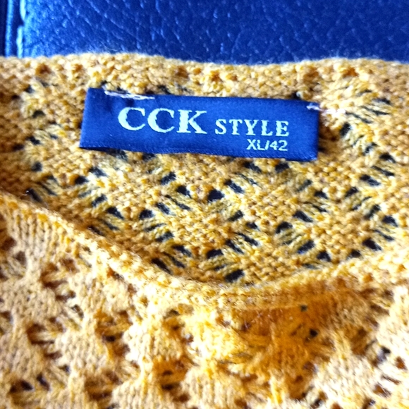 Golden yellow wool-blend knit sweater - Picture 2 of 5